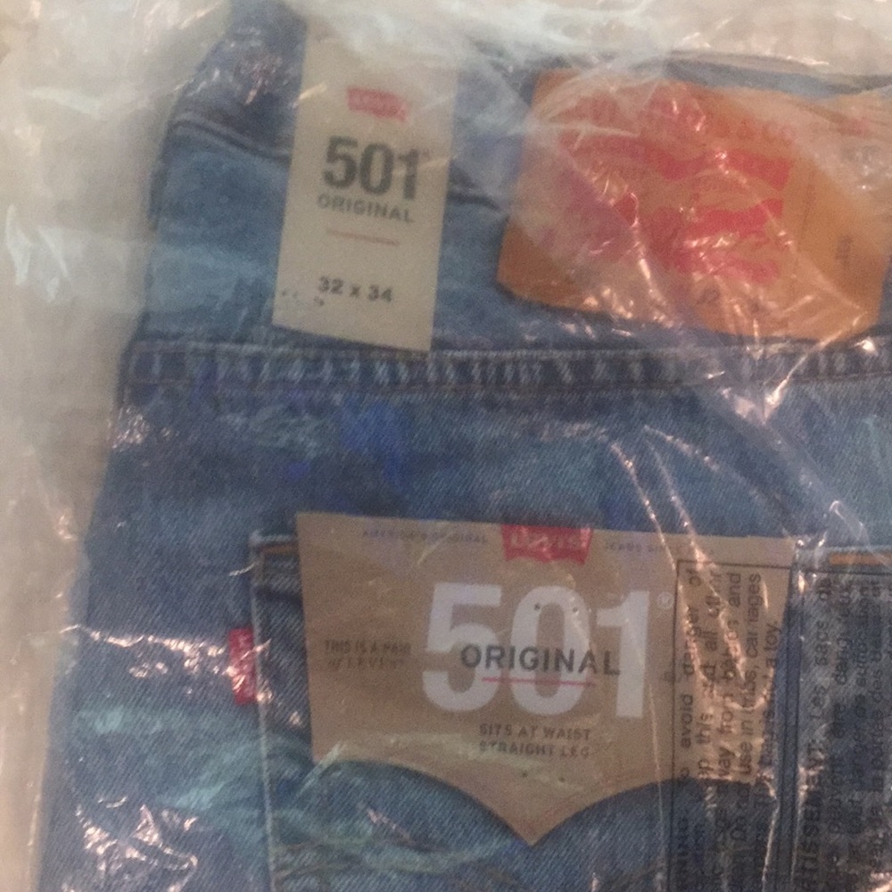 NEW IN PKG Levi’s 32x34